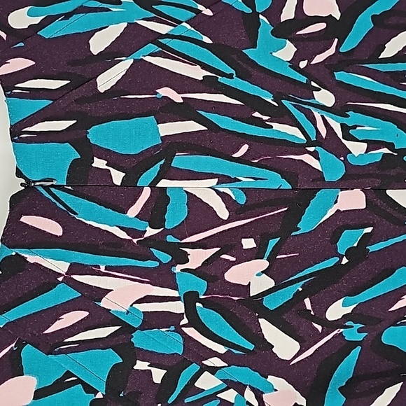 Ellen Tracy Abstract Pattern Crew Neck Short Sleeve Form Fitting Comfy Dress - Picture 9 of 11